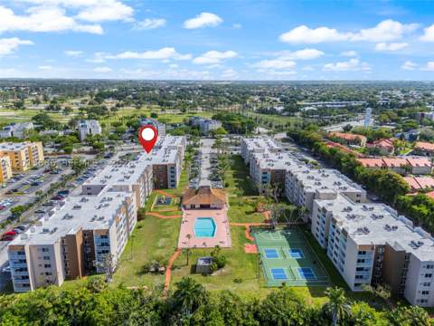 6950 Miami Gardens Dr 2-506, Hialeah FL - photo 20 of 31