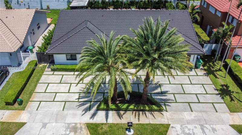 4 bedroom SingleFamilyResidence at 14211 SW 31st St, Lisardo Sub, Miami — photo 5