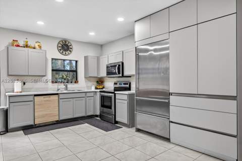 310 NE 1st Dr, Florida City FL - photo 12 of 51