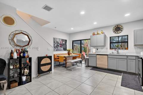 310 NE 1st Dr, Florida City FL - photo 15 of 51