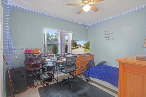 1379 NE 177th St, North Miami Beach FL - photo 16 of 19