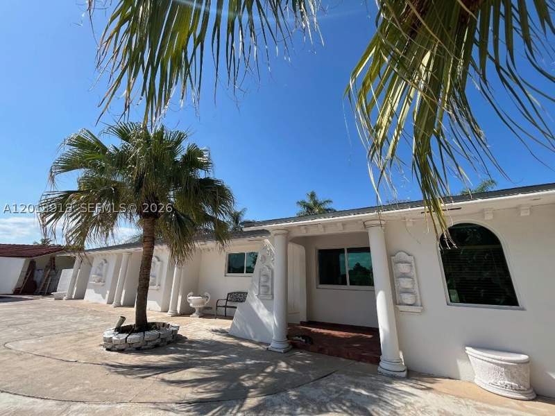 4 bedroom SingleFamilyResidence at 2525 SW 107th Ct, P & A Sub, Miami — photo 3