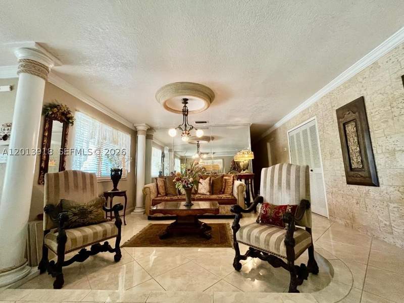 4 bedroom SingleFamilyResidence at 2525 SW 107th Ct, P & A Sub, Miami — photo 4