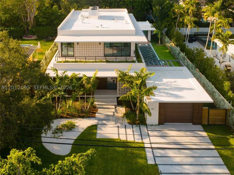 5 bedroom SingleFamilyResidence at 861 NE 91st Ter, Golden Gate Park Addn, Miami Shores — photo 2