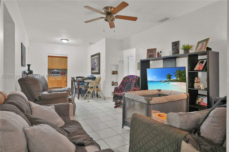 4 bedroom SingleFamilyResidence at 201 NW 25th Ave, Glenroyal Sub, Miami — photo 3