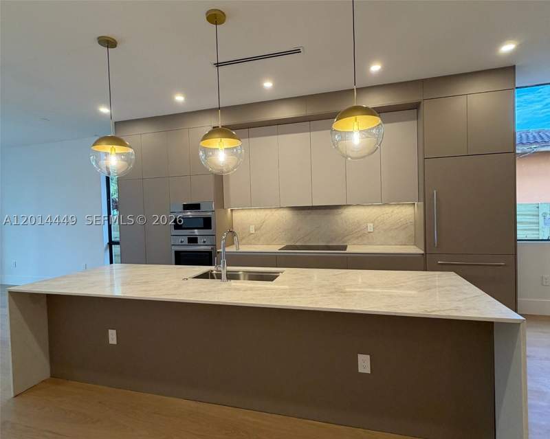 4 bedroom Townhouse at 1501 SW 21st St, Osceola Highlands, Miami — photo 5