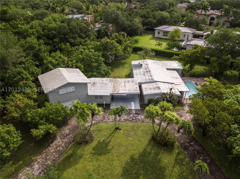 3 bedroom SingleFamilyResidence at 10851 SW 68th Ave, Helms Country Estates Re-, Pinecrest — photo 4