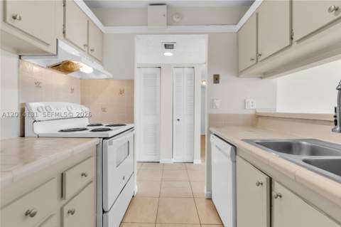 8002 SW 149th Ave B411, Miami FL - photo 15 of 48