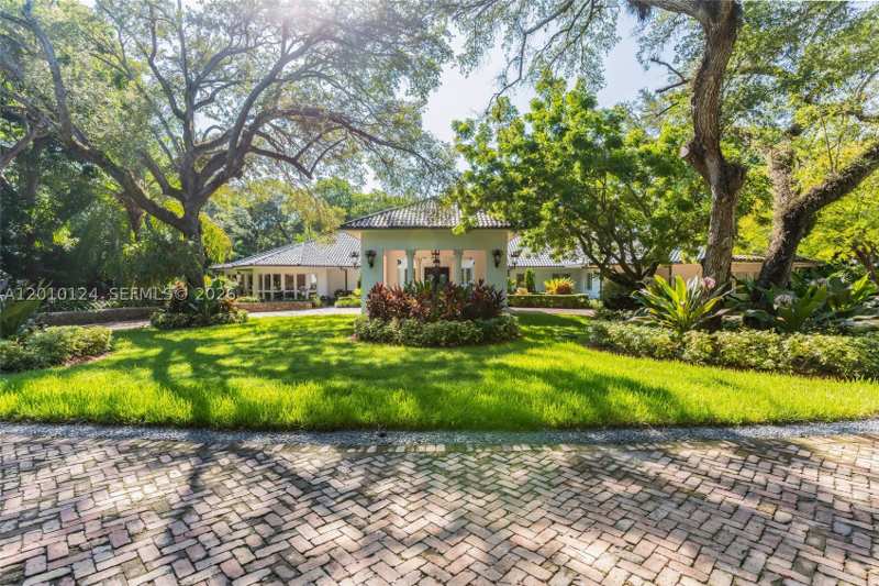 6 bedroom SingleFamilyResidence at 9400 Old Cutler Rd, Amd Pl Of Journeys End, Coral Gables — photo 1
