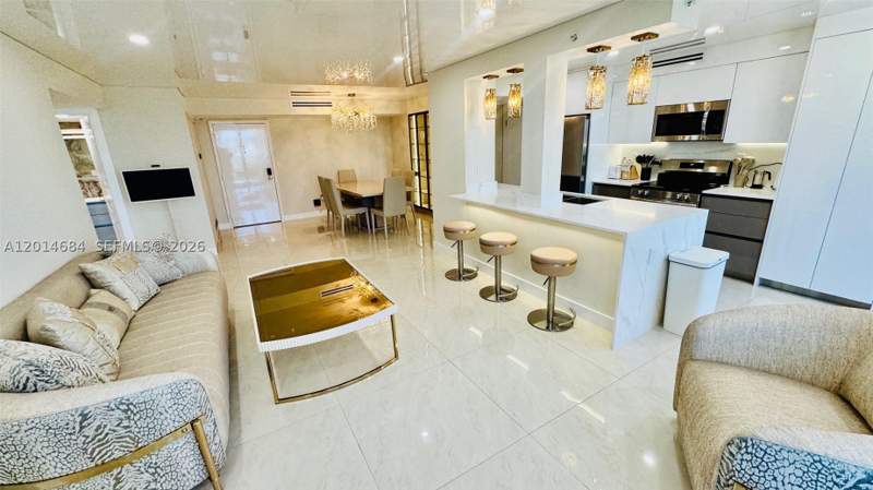 2 bedroom Condominium at 210 174th St 811, Winston Towers 600 Condo, Sunny Isles Beach — photo 2