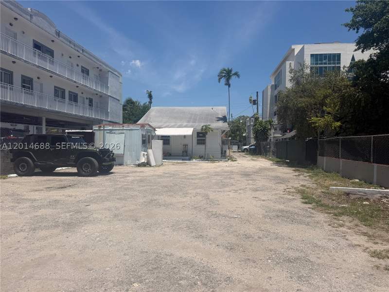 2 bedroom SingleFamilyResidence at 1236 NW 5th St, Lawrence Estate Land Co, Miami — photo 3