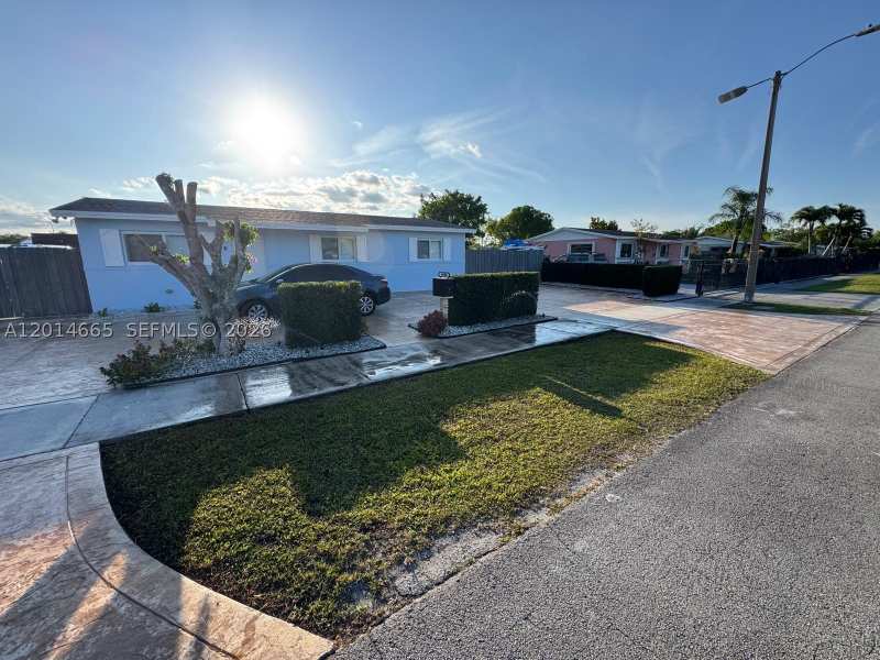 3 bedroom SingleFamilyResidence at 19500 SW 115th Ave, South Miami Heights 1st A, Miami — photo 1