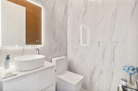 3261 W 99th Pl, Hialeah FL - photo 12 of 34