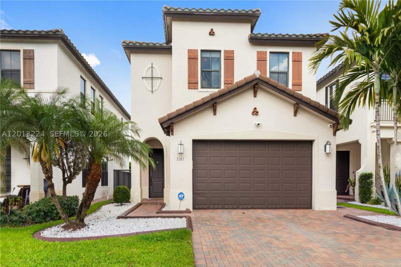 3 bedroom SingleFamilyResidence at 3261 W 99th Pl, Bonterra, Hialeah — photo 2