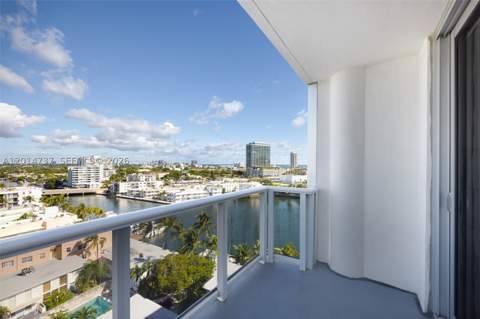 900 Bay Dr 1005 + Dock Ds14, Miami Beach FL - photo 21 of 39