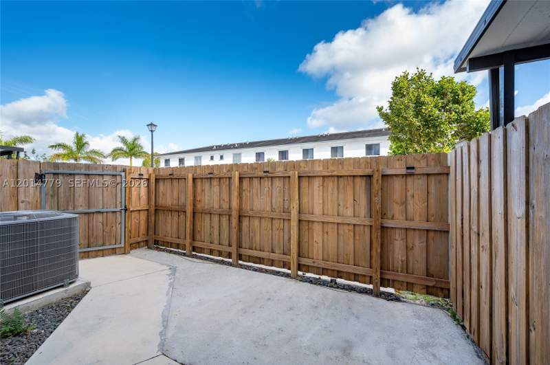 4 bedroom Townhouse at 13353 SW 250th Ter, Tropical Breeze Townhouse, Homestead — photo 3