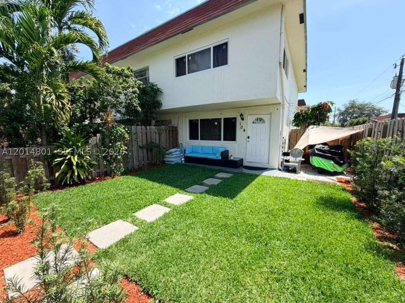 2 bedroom Townhouse at 1500 NE 151st St 104, The Lofts Town Villas Con, Miami — photo 2