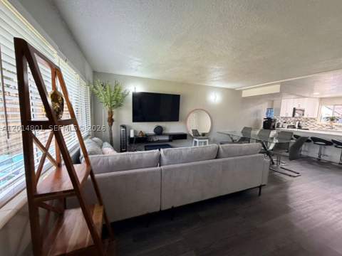 1500 NE 151st St 104, Miami FL - photo 6 of 29