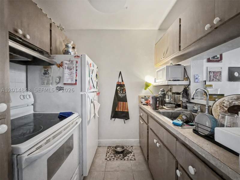 1 bedroom Condominium at 7155 Miami Lakes Dr P16, Cypress Village Condo, Miami Lakes — photo 3