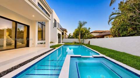 16022 NW 83rd Ct, Miami Lakes FL - photo 17 of 117
