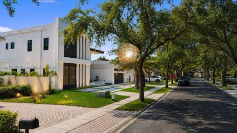 16022 NW 83rd Ct, Miami Lakes FL - photo 6 of 117