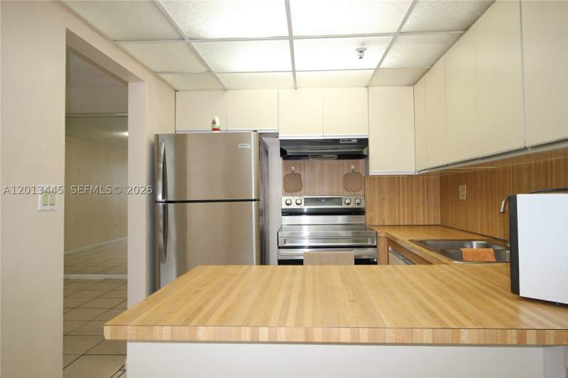 1 bedroom Condominium at 17890 W Dixie Hwy 519 Hwy 519, Greynolds Park Club Condo, North Miami Beach — photo 4