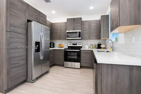 2382 SE 10th St, Homestead FL - photo 9 of 27