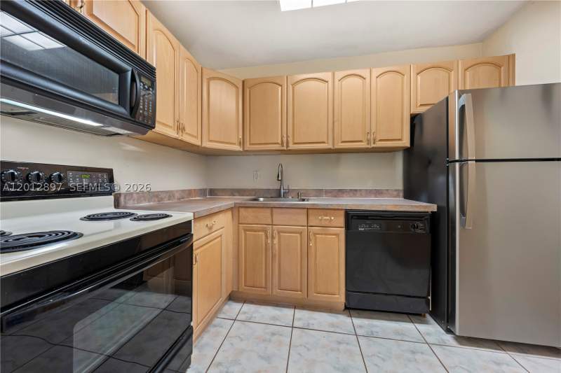 2 bedroom Condominium at 7829 Miller Dr B205, Lakewood Villas Condo, Miami — photo 3