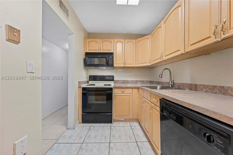 2 bedroom Condominium at 7829 Miller Dr B205, Lakewood Villas Condo, Miami — photo 4
