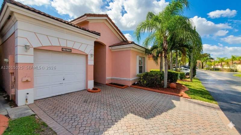 3 bedroom Townhouse at 10273 SW 162nd Ct, Forest Lakes Country Gard, Miami — photo 2