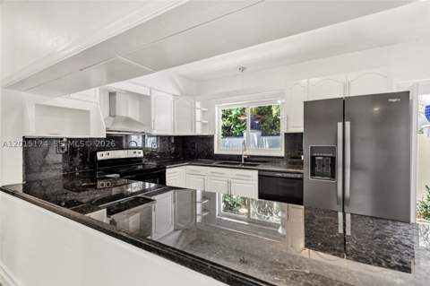 634 NE 72nd Ter, Miami FL - photo 18 of 47