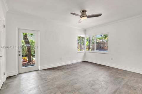 634 NE 72nd Ter, Miami FL - photo 20 of 47