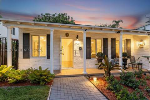 634 NE 72nd Ter, Miami FL - photo 6 of 47