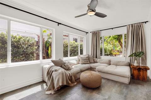 634 NE 72nd Ter, Miami FL - photo 8 of 47