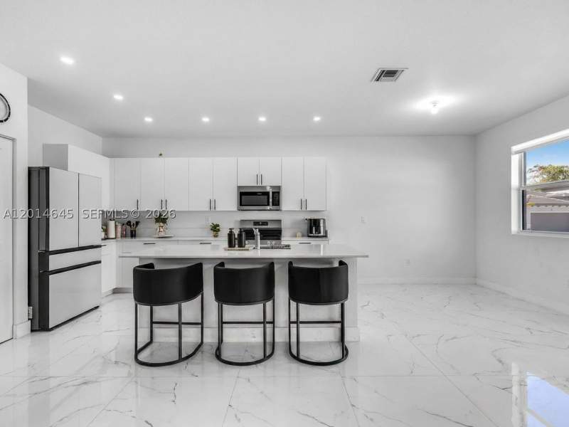 5 bedroom SingleFamilyResidence at 13629 SW 186th Ln, Galiano, Miami — photo 5