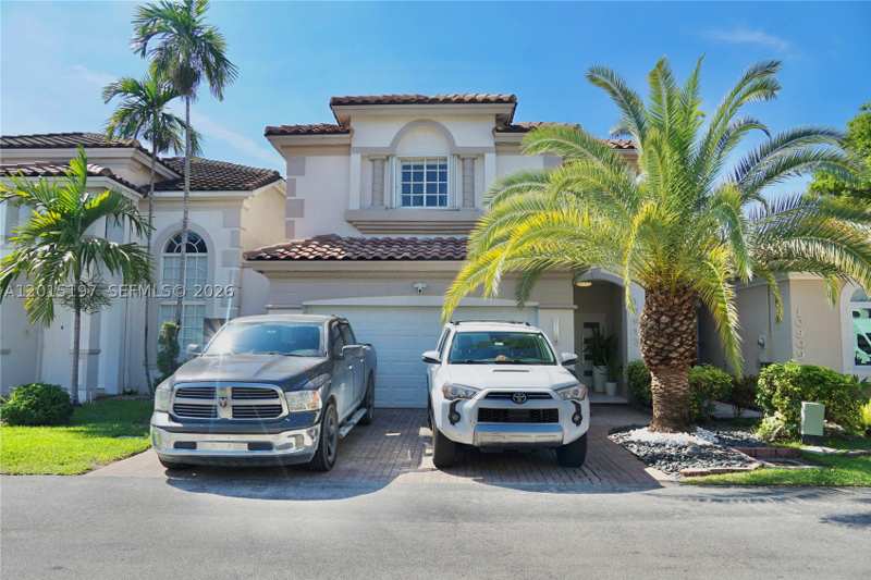 4 bedroom Townhouse at 10913 NW 67th St, Doral Isles Caribbean, Doral — photo 1