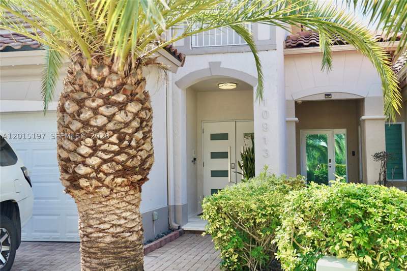 4 bedroom Townhouse at 10913 NW 67th St, Doral Isles Caribbean, Doral — photo 4