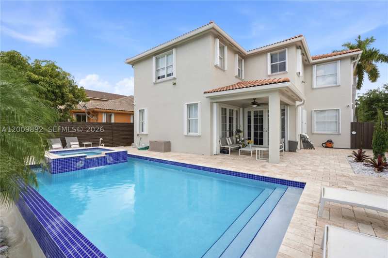4 bedroom SingleFamilyResidence at 11090 NW 84th St, Islands At Doral, Doral — photo 1