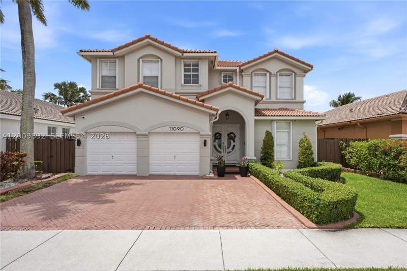 4 bedroom SingleFamilyResidence at 11090 NW 84th St, Islands At Doral, Doral — photo 3