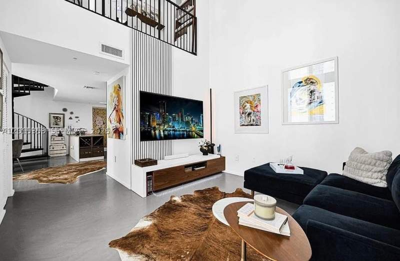 1 bedroom Condominium at 300 S Biscayne Blvd L-1232, Met 1 Condo, Miami — photo 3