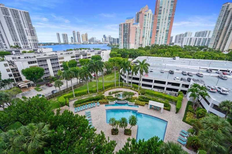 2 bedroom Condominium at 3300 NE 192nd Street 915, Parc Central, Aventura — photo 1