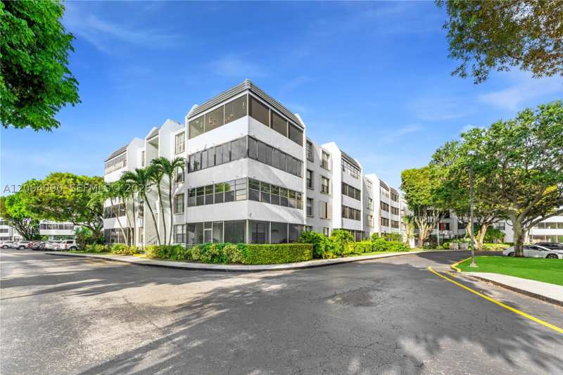 2 bedroom Condominium at 10852 N Kendall Dr 312, Kendall Gate Condo, Miami — photo 1