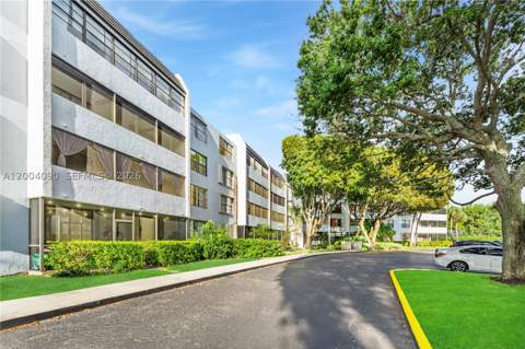 10852 N Kendall Dr 312, Miami FL - photo 12 of 25