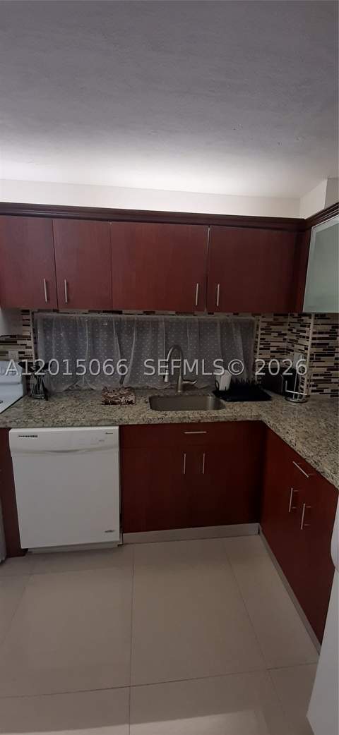 16909 N Bay Rd 914, Sunny Isles Beach FL - photo 9 of 11