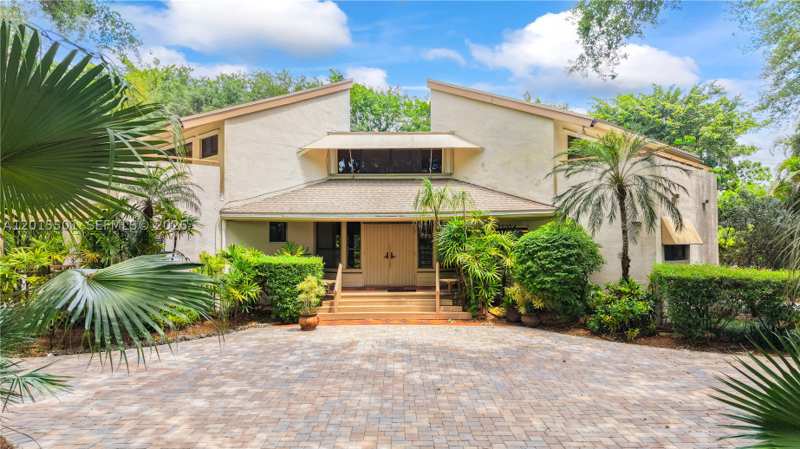 3 bedroom SingleFamilyResidence at 8875 SW 110th St, Unincorporated Dade, Miami — photo 1