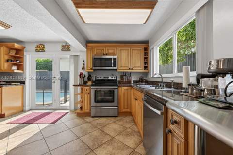 10934 SW 137th Ct, Miami FL - photo 7 of 36