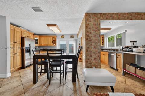 10934 SW 137th Ct, Miami FL - photo 9 of 36
