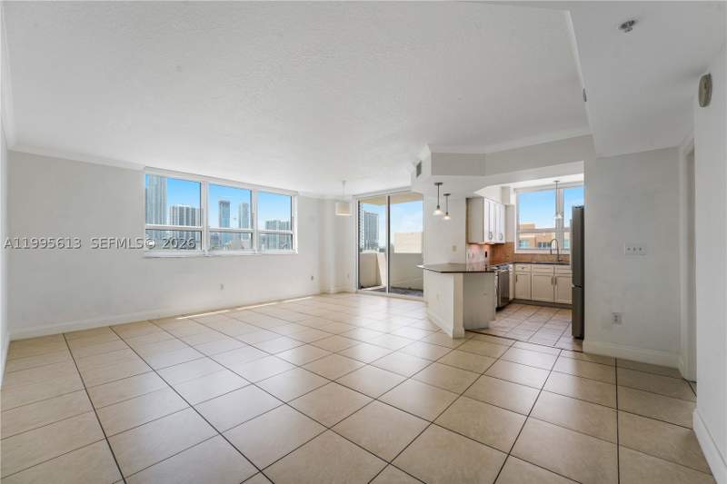 3 bedroom Condominium at 2000 N Bayshore Dr 702, Cite Condo, Miami — photo 4