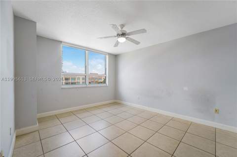 2000 N Bayshore Dr 702, Miami FL - photo 9 of 33