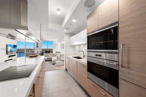 17111 Biscayne Blvd 606, North Miami Beach FL - photo 11 of 35